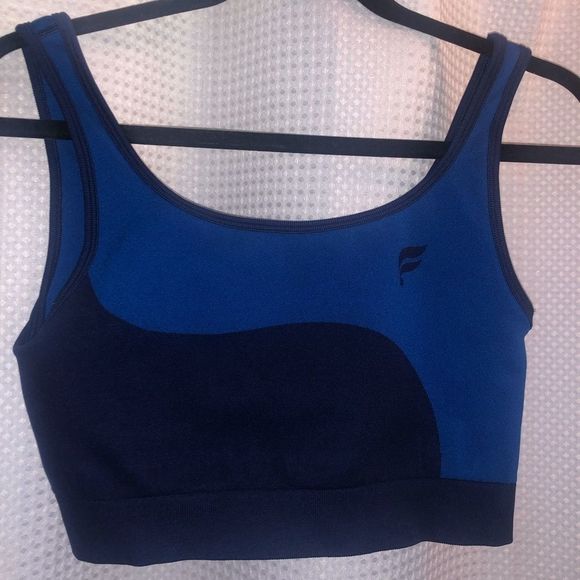 Like new Fabletics extended 3 piece outfit - Picture 11 of 16